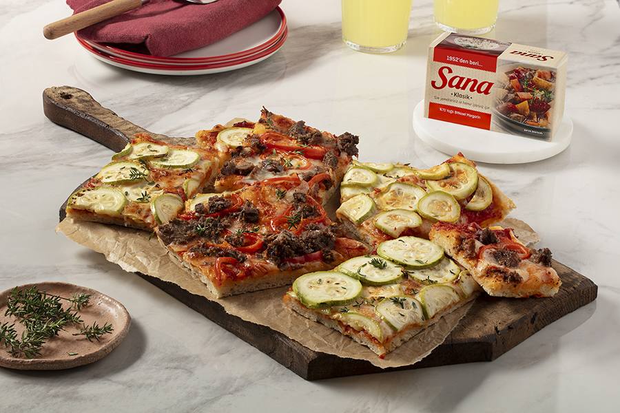 recipe image Kabaklı Kavurmalı Ev Pizzası