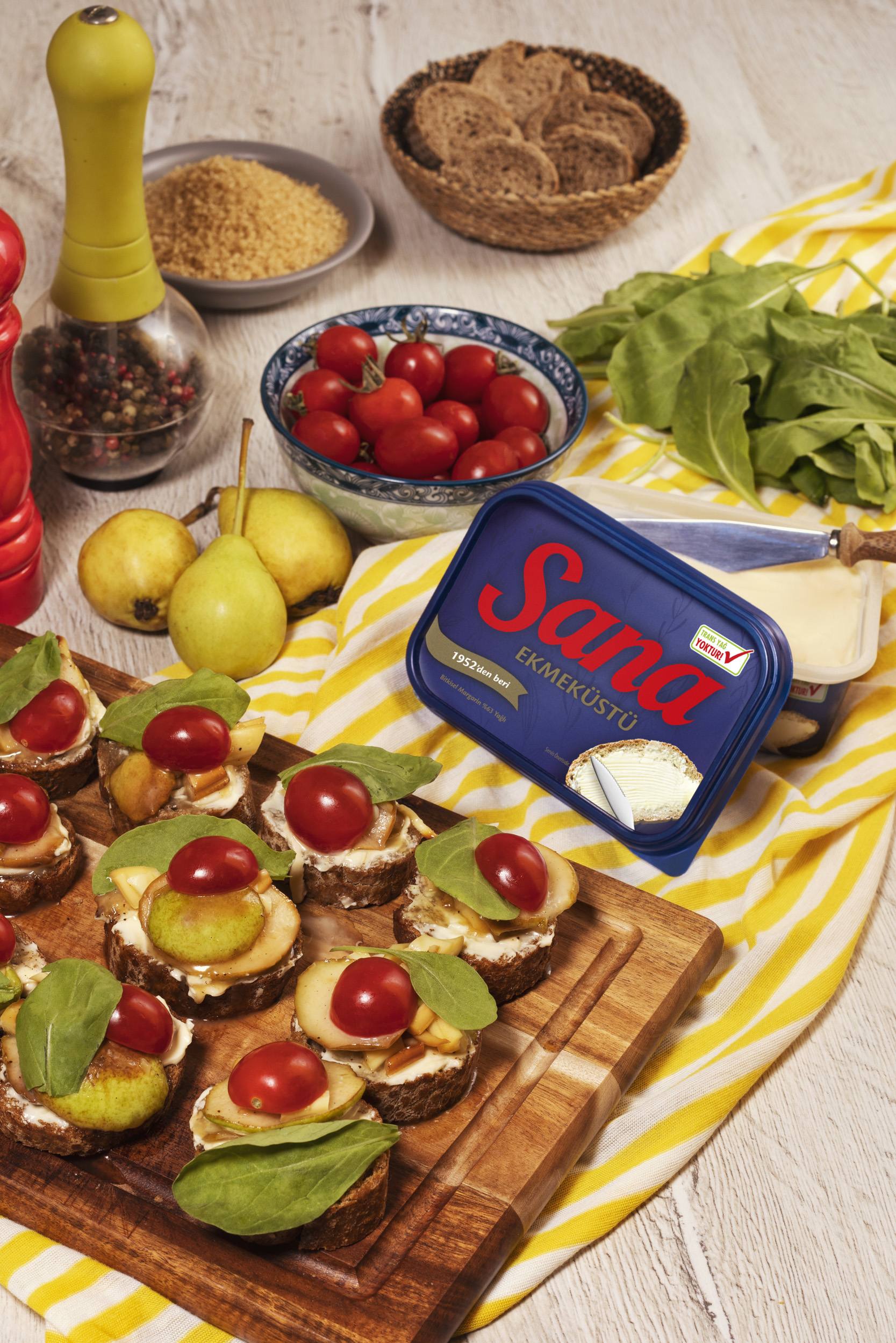 recipe image Karamelize Armut ve İsli Çerkez Peynirli Dilimler