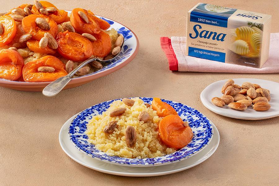 recipe image Malatya Kayısılı ve Bademli İrmik Helvası