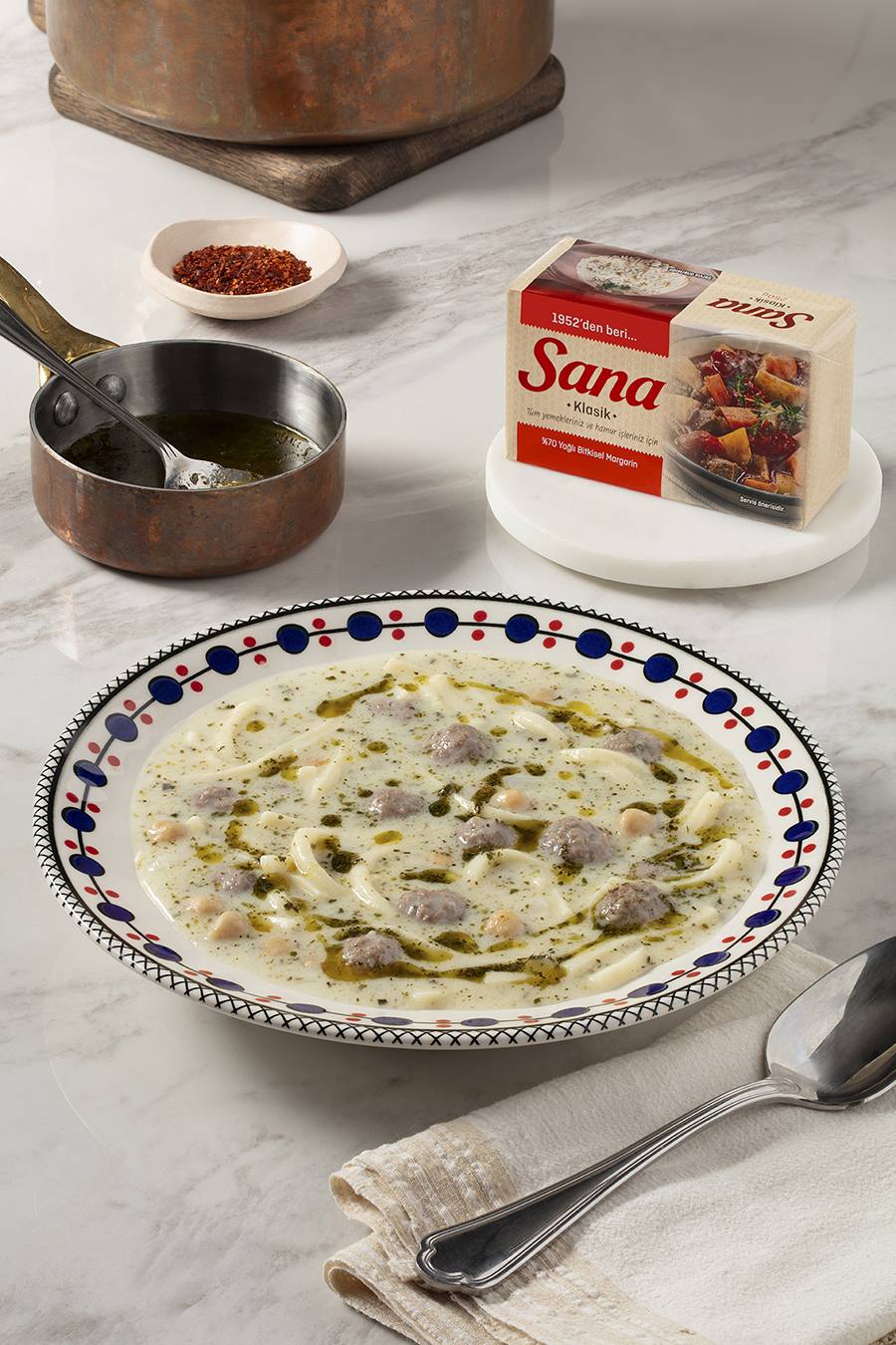 recipe image Köfteli ve Erişteli Erzincan Yoğurt Çorbası