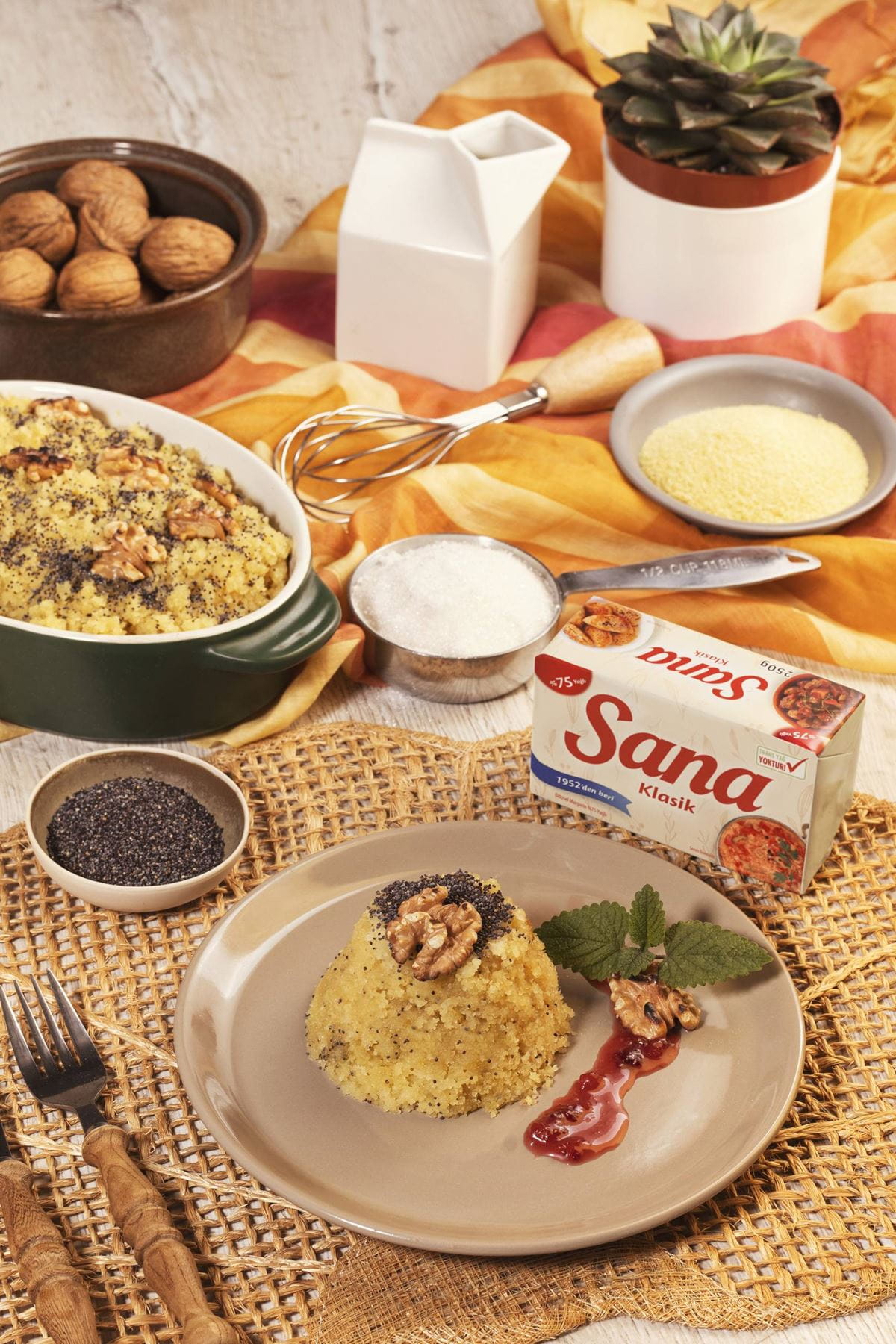 recipe image Cevizli ve Haşhaşlı İrmik Helvası